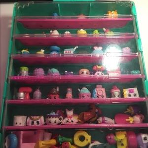 68 Shopkins w/ case